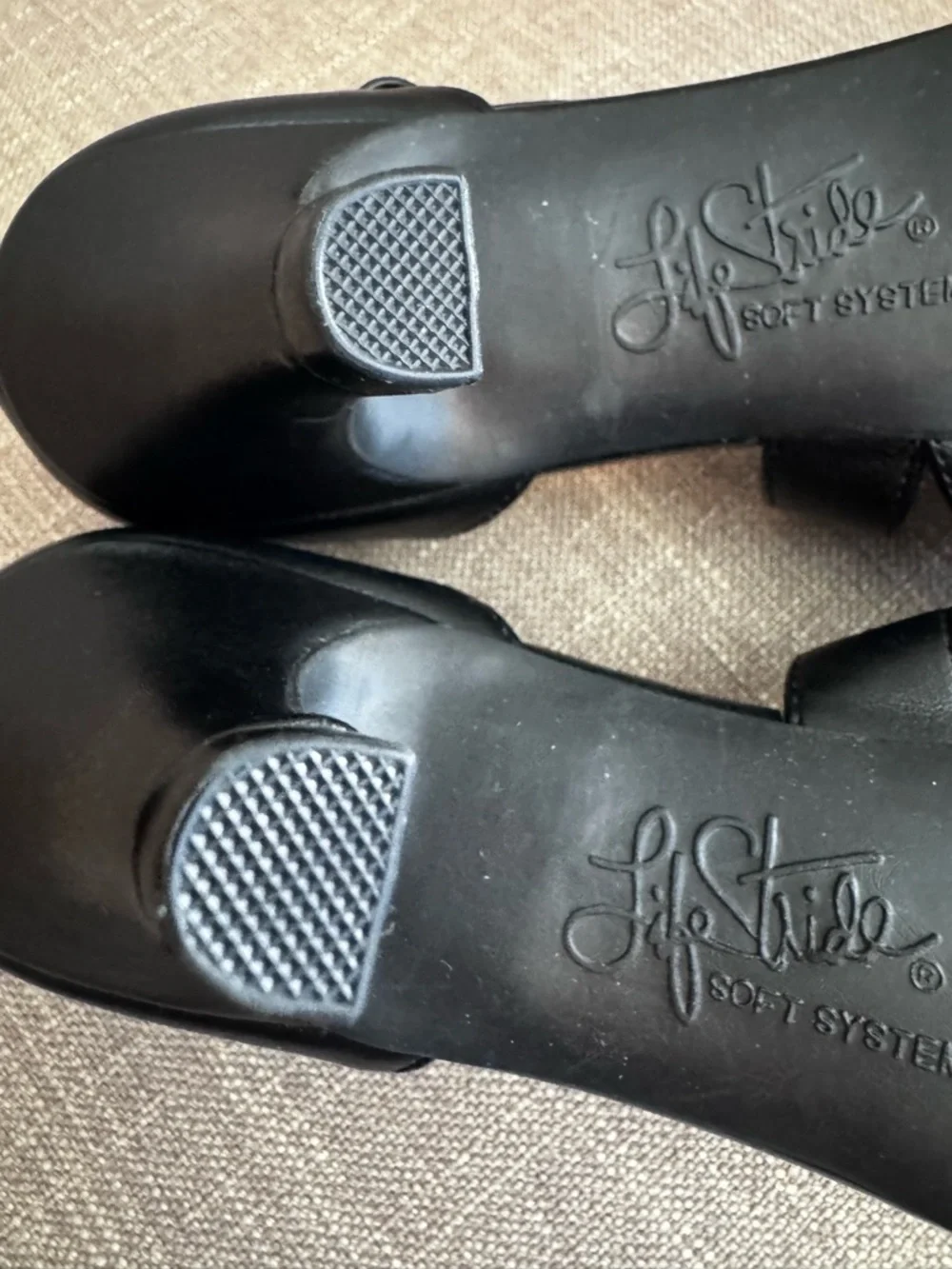 Life Stride Black Pointed-Toe Mary Jane Mid Heel Size 7 - Picture 4 of 7